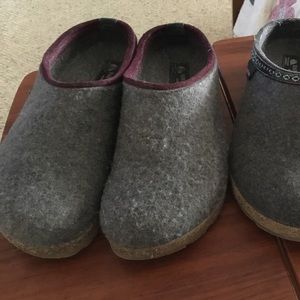 Women’s Haflinger pure wool mules